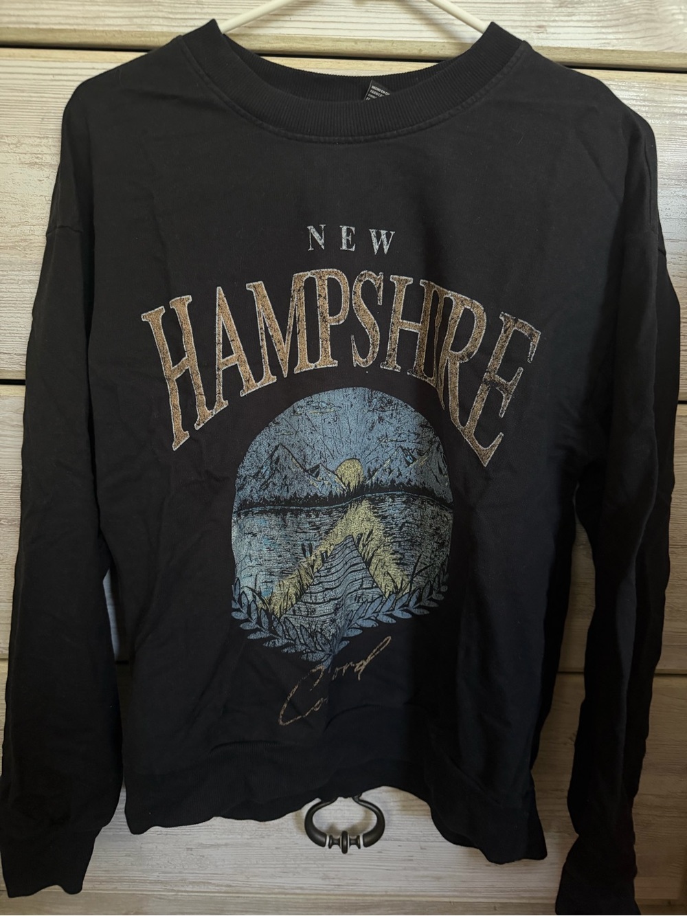 New Hampshire Graphic Crewneck Sweater - Black